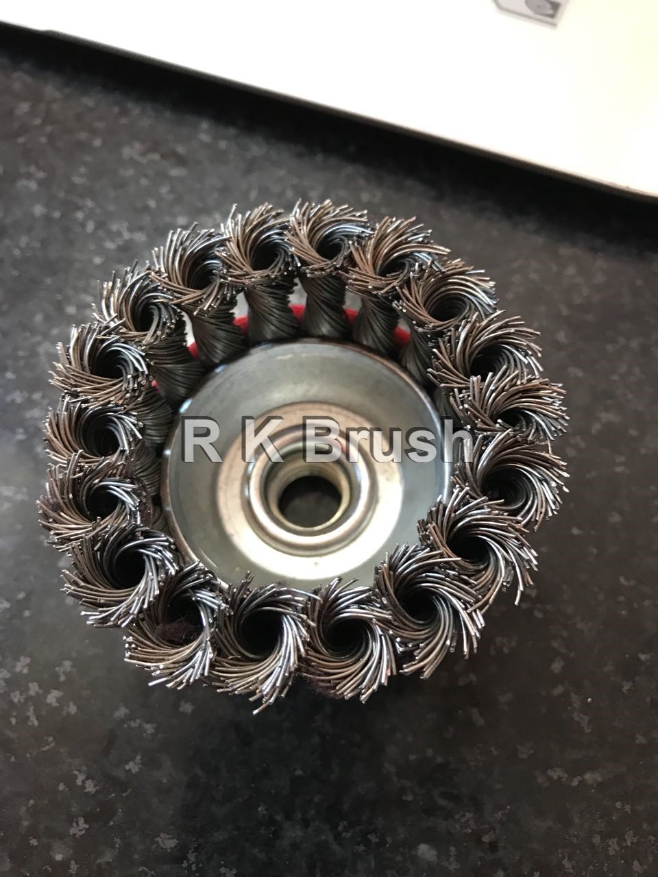 Twist Knot Cup Brush